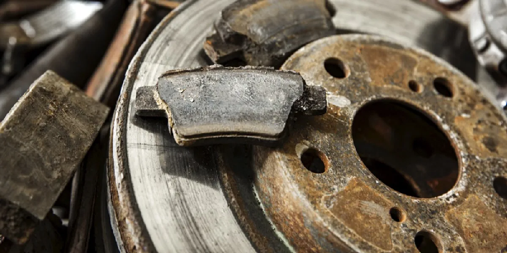 تصویر brake pads car