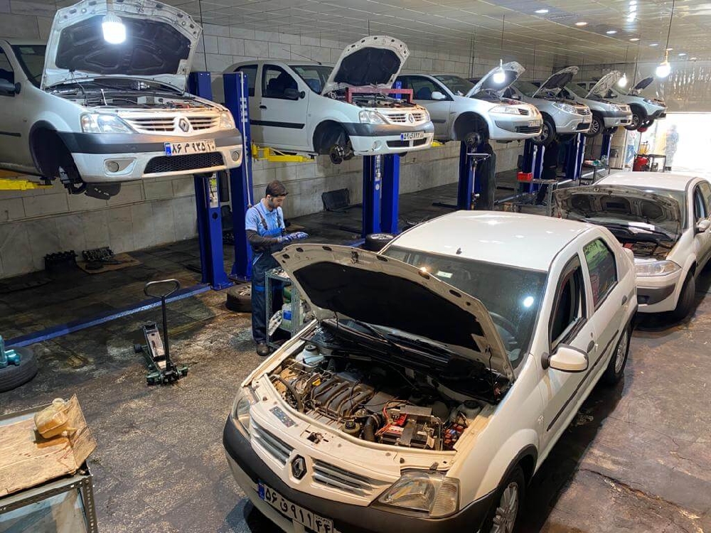 نمای از خودروهای ال90 درحال تعمیر